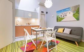 Cupcake 2 Bedroom Loft Apt In Best Location!